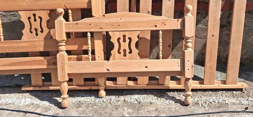 Traditional pine spindle - traditional,