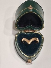 18ct yellow gold wishbone ring - size K