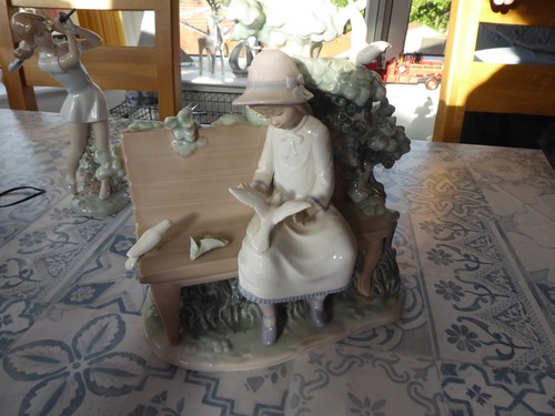 Lladro nao large lady sitting - lladro,