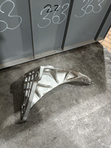 Right engine mount 4 m70 - right, 5.0