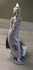 Lladro "Couplet Lady" No 5174