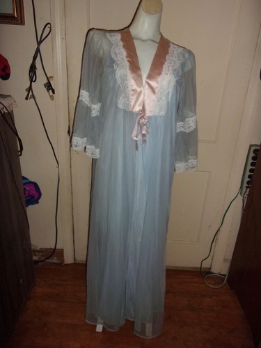 Vtg peignoir set long - vtg., blue