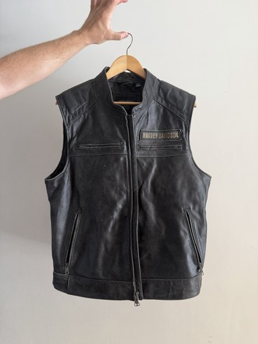 Harley davidson men passing - harley-davidson,