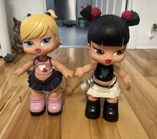 Bratz Big Babyz Cloe & Dana Bundle Doll Clothes & Bottle Large MGA Entertainment