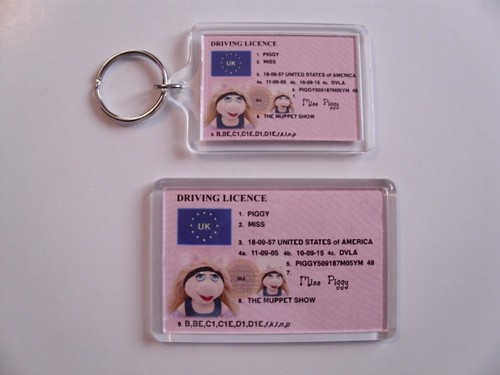 Miss piggy muppet keyring - piggy,