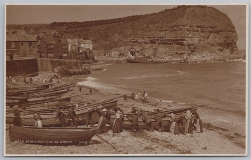 Staithes yorkshire its women - yorkshire,