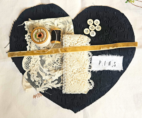 Antique style heart slow - style,