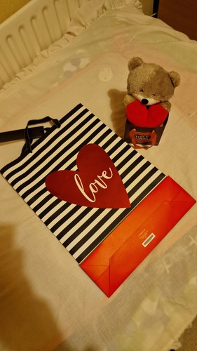 Valentine love hugs gift - hugs,