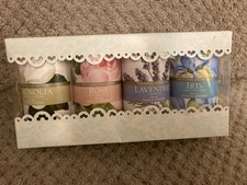 M&S TALCUM POWDER FLORAL