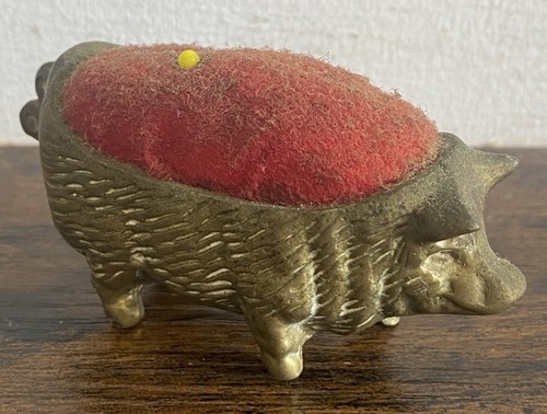 Novelty vintage brass pig pin - vintage,