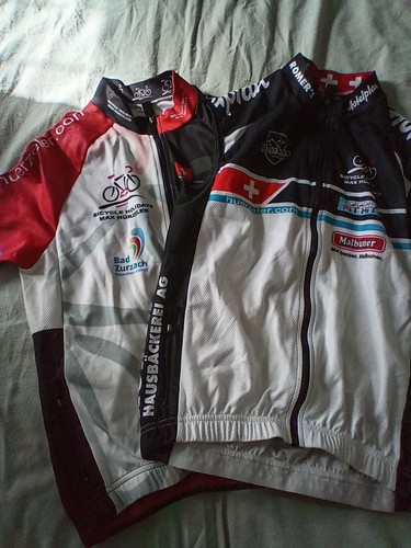 Cycling jersey and gillet size - jersey,