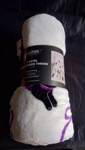 Aldi kirkton house white cats - house,