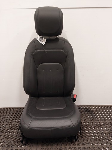 Front seat land - rh, rover
