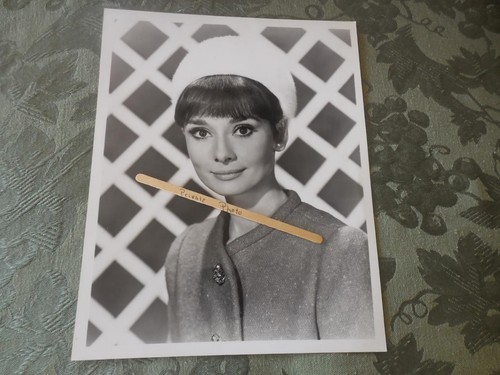 Audrey hepburn 8x10 glossy - hepburn,
