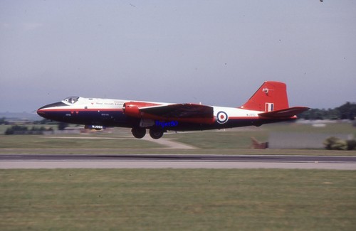35mm aircraft slide - aircraft, canberra