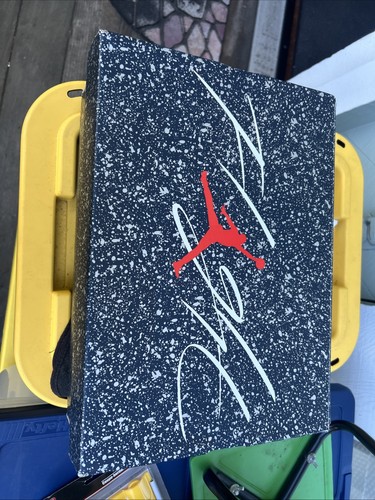 Air jordan shoe box - air, box.