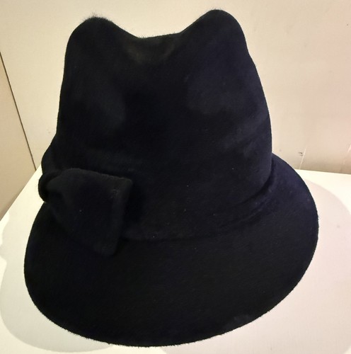 Whiteley womans black fur - , felt