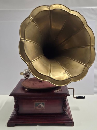His master voice gramophone - his,