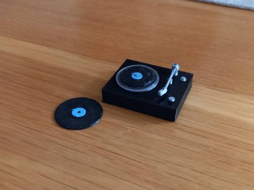 Dolls house record - house, 1:12