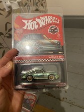 Hot Wheels Porsche 964 RLC Exclusive Green Magnus Walker - Urban Outlaw