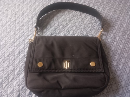 Small black tommy hilfiger - black,