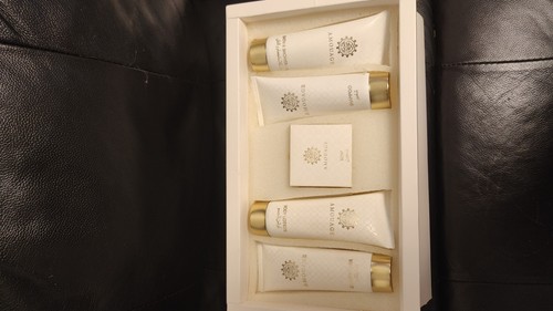 Amouage toiletries set - toiletries, 5