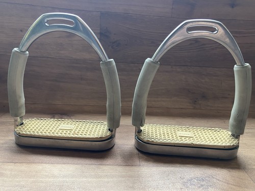 White flexi bendy stirrups