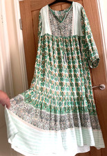 New Roman Green, Peach & White