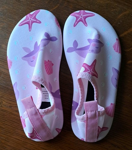 Toddler water shoes - water, dry