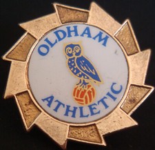 OLDHAM ATHLETIC FC Vintage insert type badge Brooch pin In gilt 35mm Dia