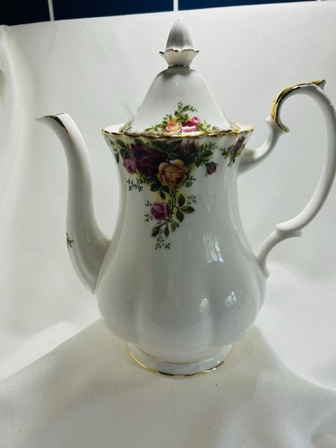 Royal albert bone china old - albert,