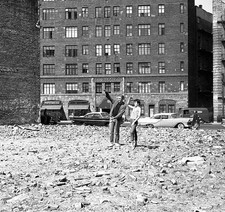 TVs Wanted Dead or Alive actor Steve McQueen his wife Neile Adams - Old Photo