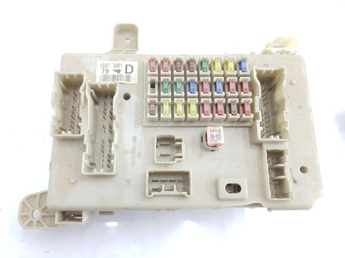 8273060110 1820874 fuse box