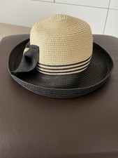 A Ladies Sun Hat, One Size