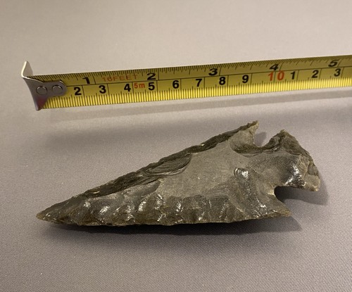 Ancient flint arrowhead - flint, /