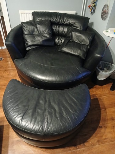 Black leather cuddle sofa - leather,