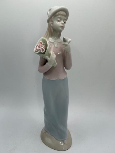 Ceramic female lady figurine - ceramic,