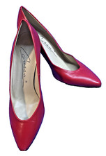EUC ladies Caressa bright red leather 3" heel pumps size 7.5M, made in Spain
