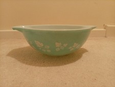 Vintage JAJ Pyrex Duck Egg