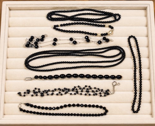Avon beaded necklace - job, lot