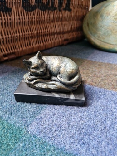 Vintage cast metal lying - cast,