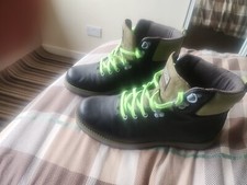 RARE ADIDAS x RANSOM SUMMIT BOOTS BLACK/GREEN SZ 9 VERY VERY GOOD CONDITION 