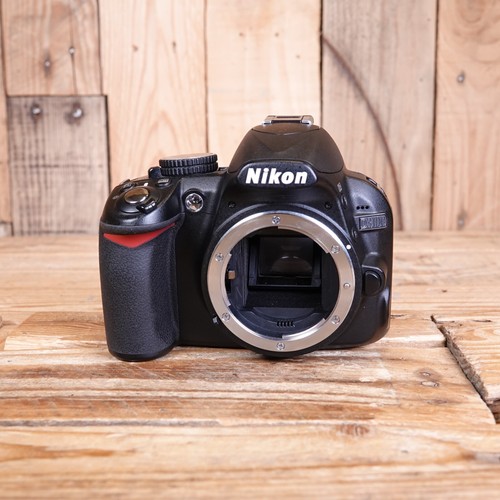 Nikon d3100 2mp dslr body - d3100,