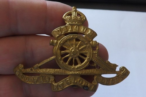 Military badge royal artillery - badge,