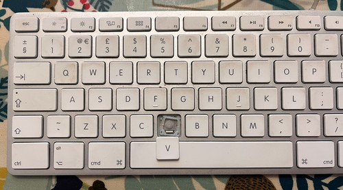 Apple keyboard a1243 uk - apple,