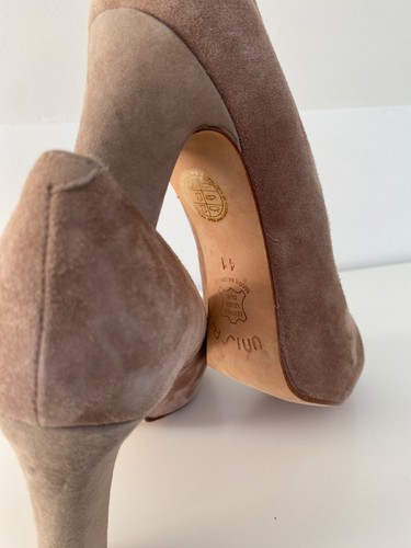 Ladies size - 41, 8)