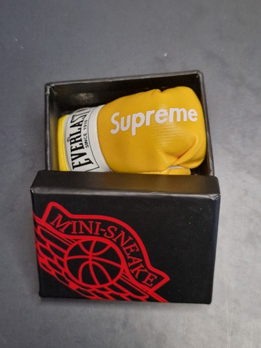 New supreme boxing glove - boxing,