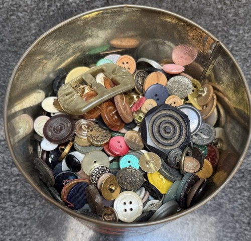 Vintage haberdashery buttons - haberdashery,