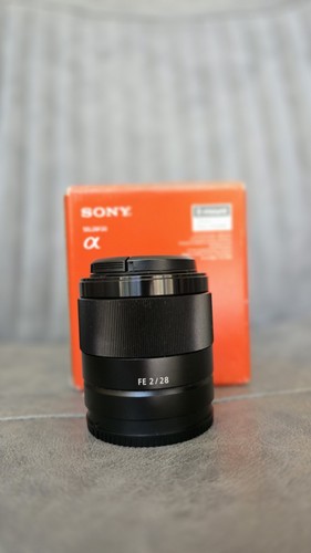 Sony 28mm lens - fe, f/2