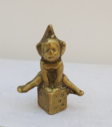 Vintage small solid brass - small,